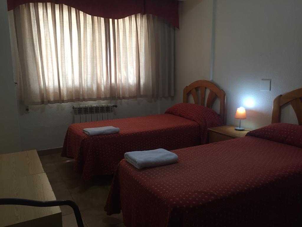 Hostal Jacinto Alcala de Henares Exterior photo