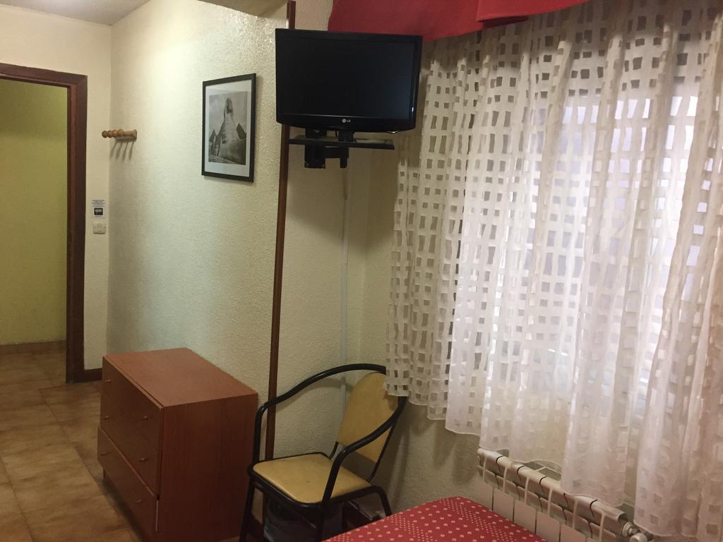 Hostal Jacinto Alcala de Henares Exterior photo