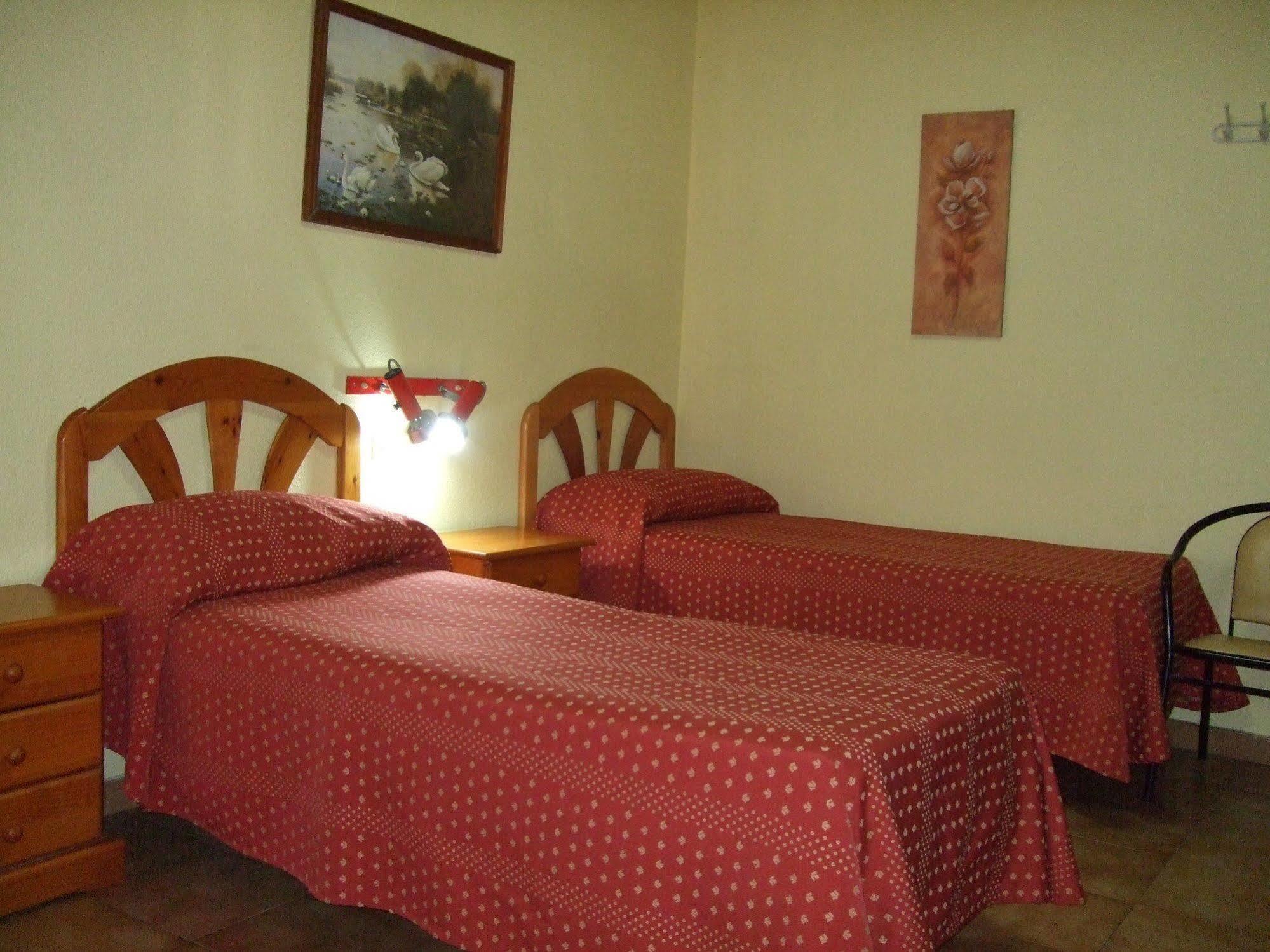 Hostal Jacinto Alcala de Henares Exterior photo